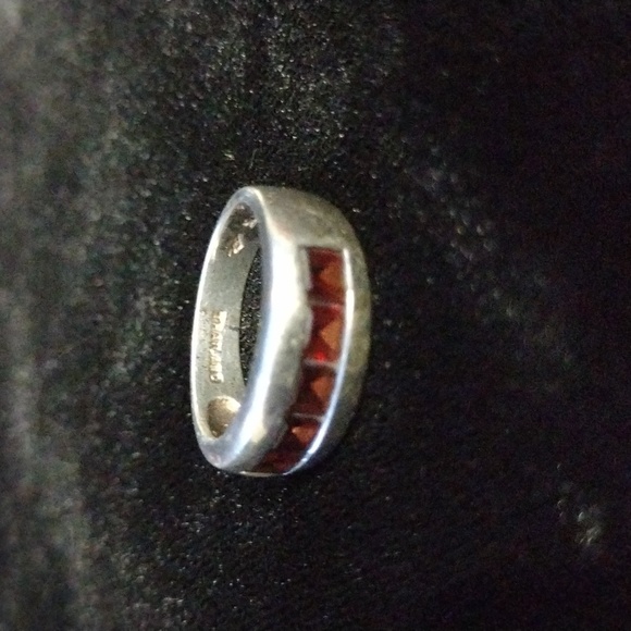 VINTAGE Sterling Silver Channel Set Red Gemstone Ring - Picture 7 of 12